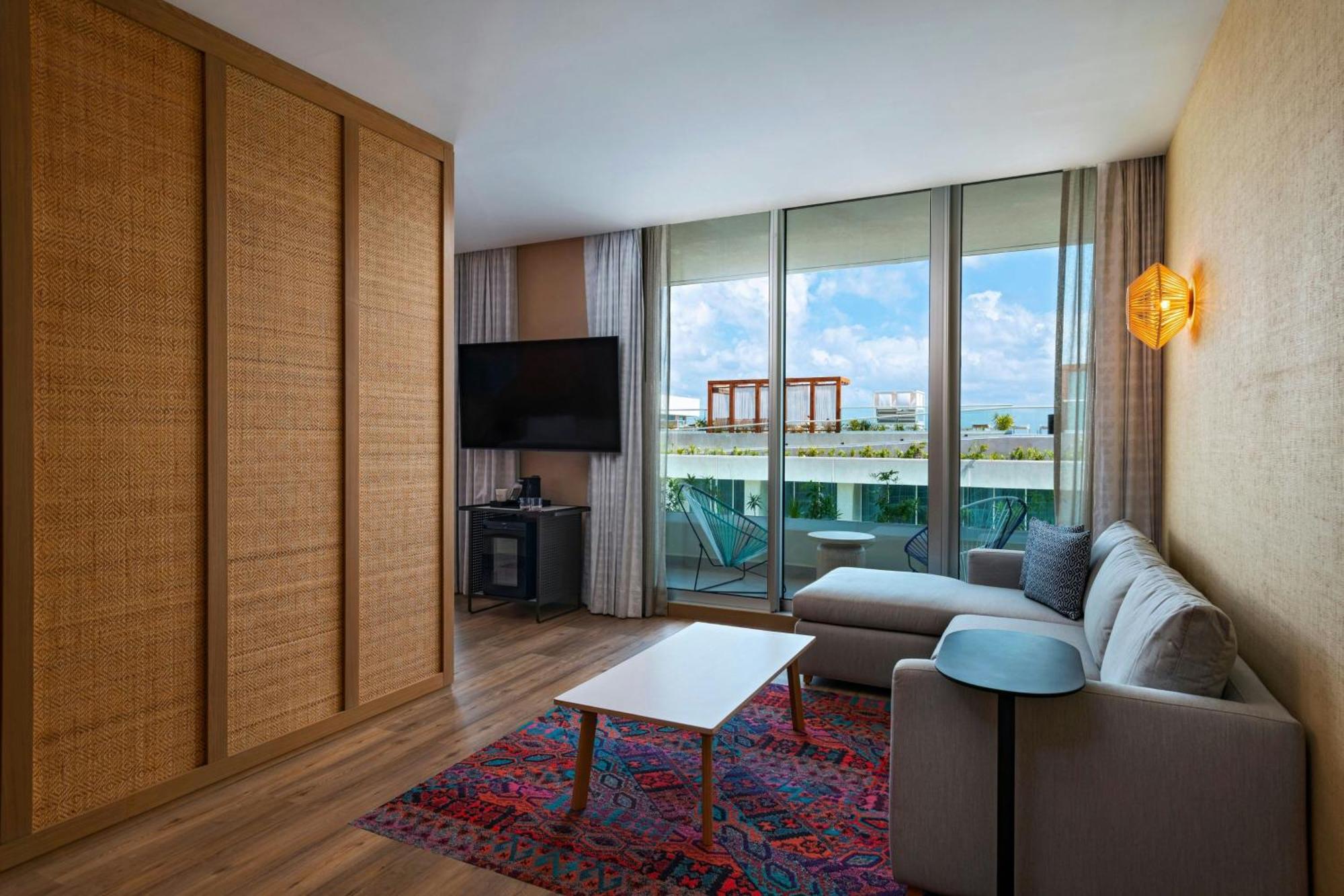 Aloft Playa Del Carmen Hotel Exterior foto A suite at the W Miami